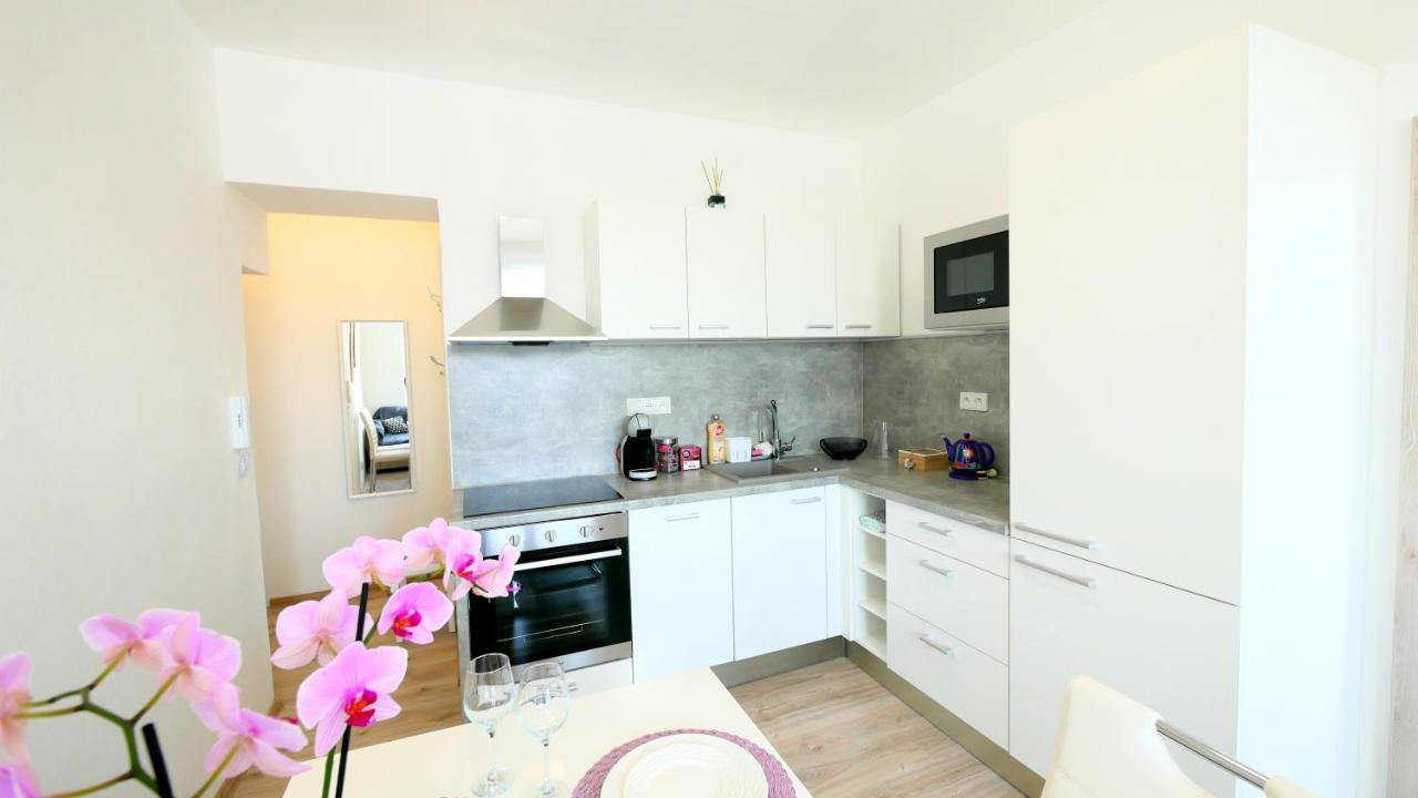 Soukromý - plně vybavený byt 2+KK Znojmo Exteriér fotografie